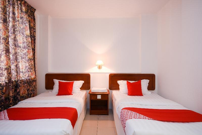 OYO 989 Ostay Inn Miri Exterior foto